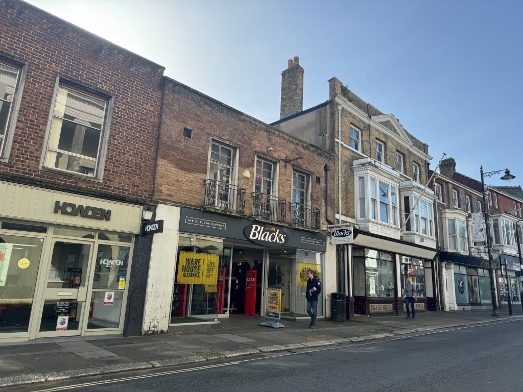 Lot: 87 - FREEHOLD COMMERCIAL INVESTMENT WITH POTENTIAL FOR ADDITIONAL DEVELOPMENT - Alternative Street view